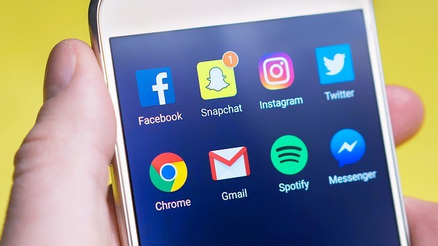 Snapchat stock price falls following latest redesign
