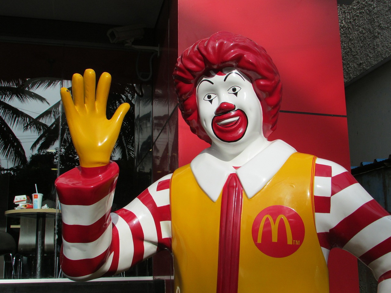 New McDonalds Campaign Leaves Customers Speechless