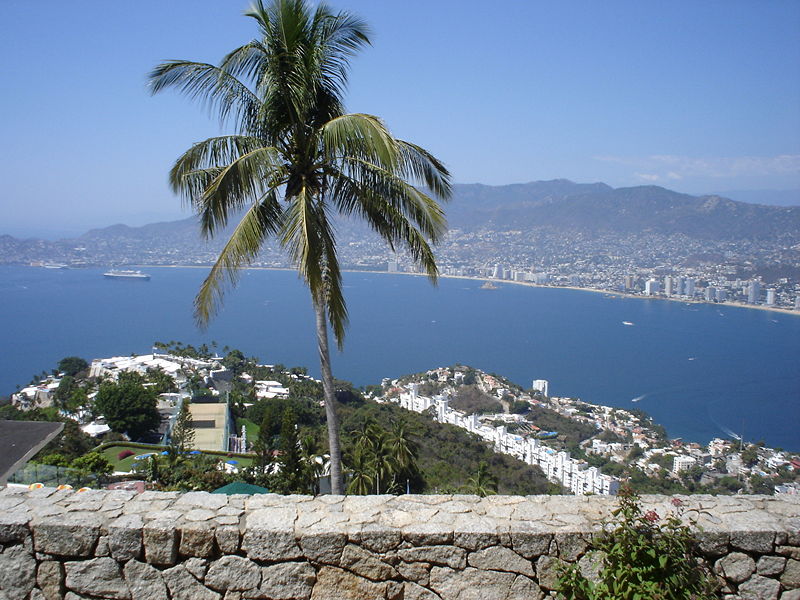 Mexican military disarm the police force in Acapulco for being corrupted by drug gangs