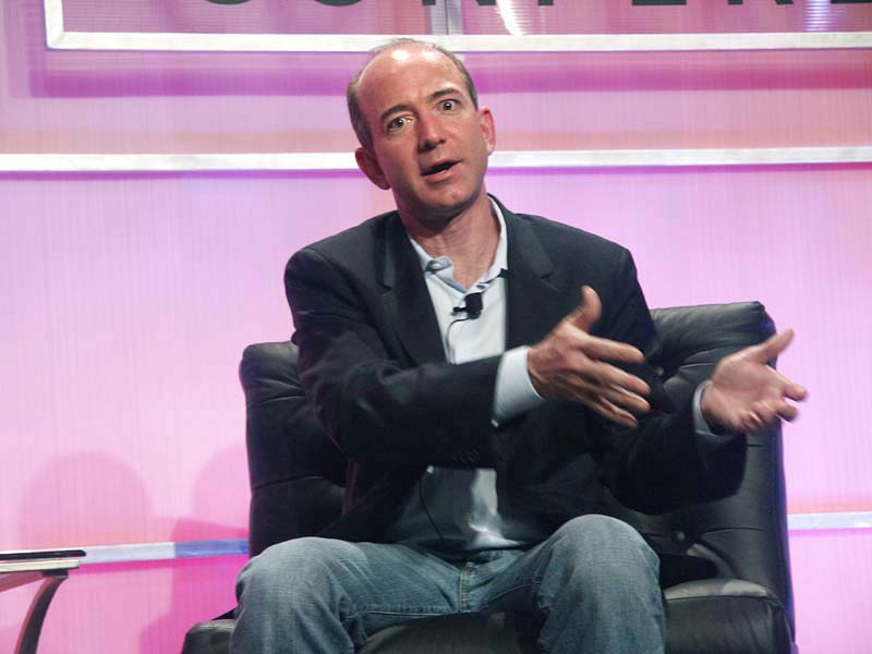 Amazon reaches the $1 trillion dollar club with Apple
