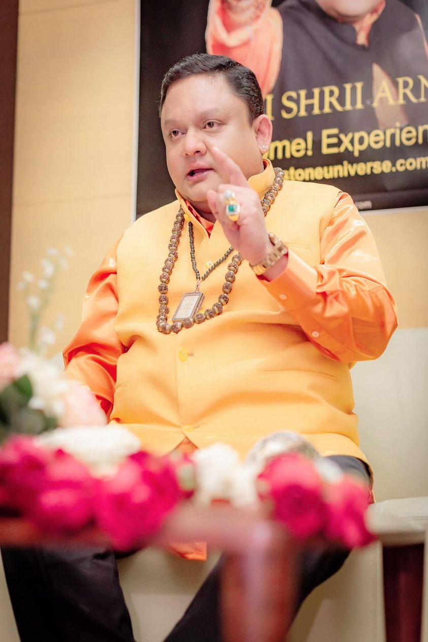 The Grandmaster Guruji Shrii Arnav delivering the “G” Discourse.