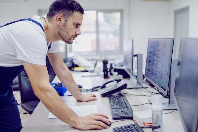 Reasons to Choose OEM Telecom Equipment for Your Network Needs