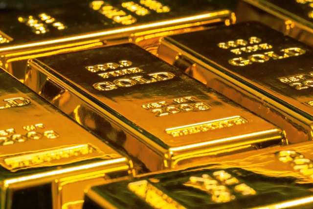 Gold Coin Buyers vs. Jewelry Buyers